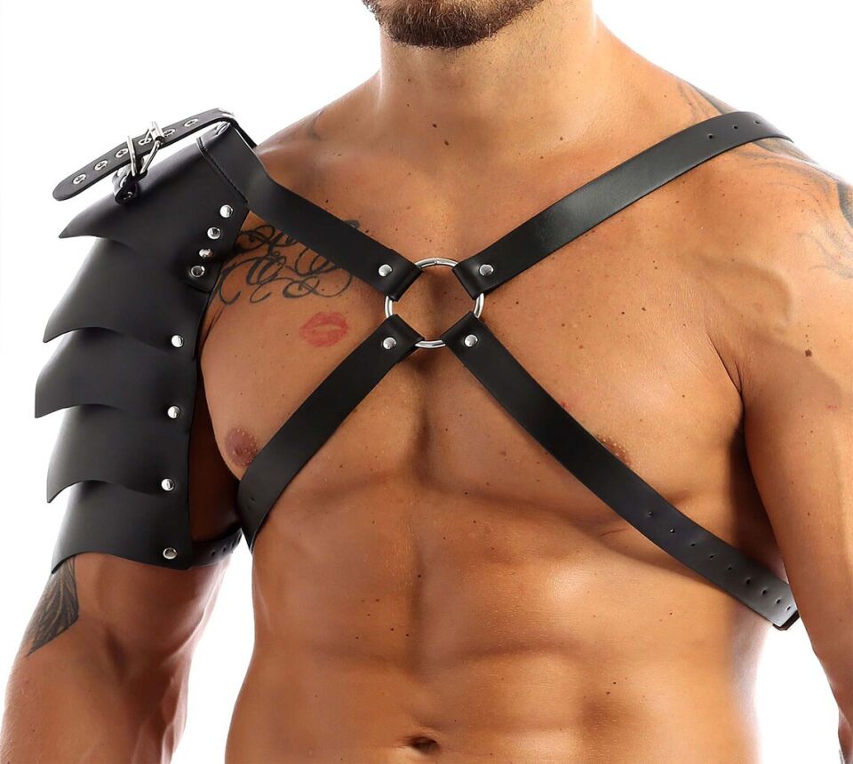 Erkek Deri Gladyatör Omuzluk Harness – Tek Omuzlu Metal Detaylı Ayarlanabilir Göğüs Aksesuarı